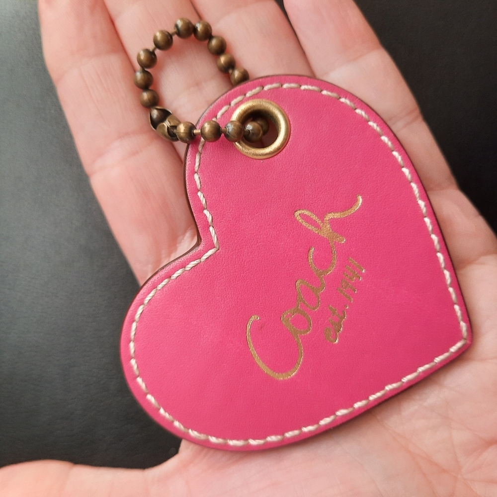 Vintage Large Coach pink/red leather heart hangtag